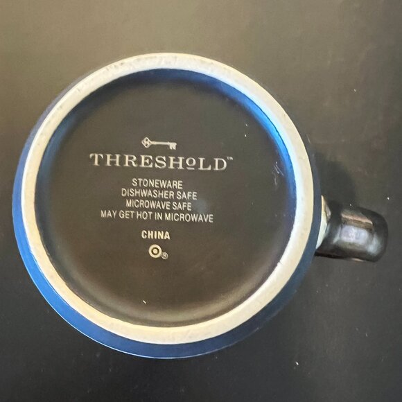 THRESHOLD Warm and Cozy White Speckled Stoneware Mug ~ Hygge Style - Picture 10 of 11